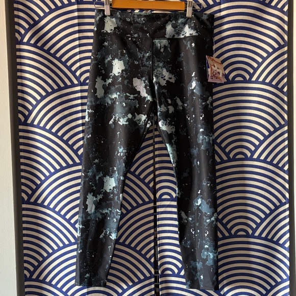 NWT JoyLab Light Gray Mesh Crop Top Sports Bra & Patterned Leggings Bundle Set - Picture 6 of 11